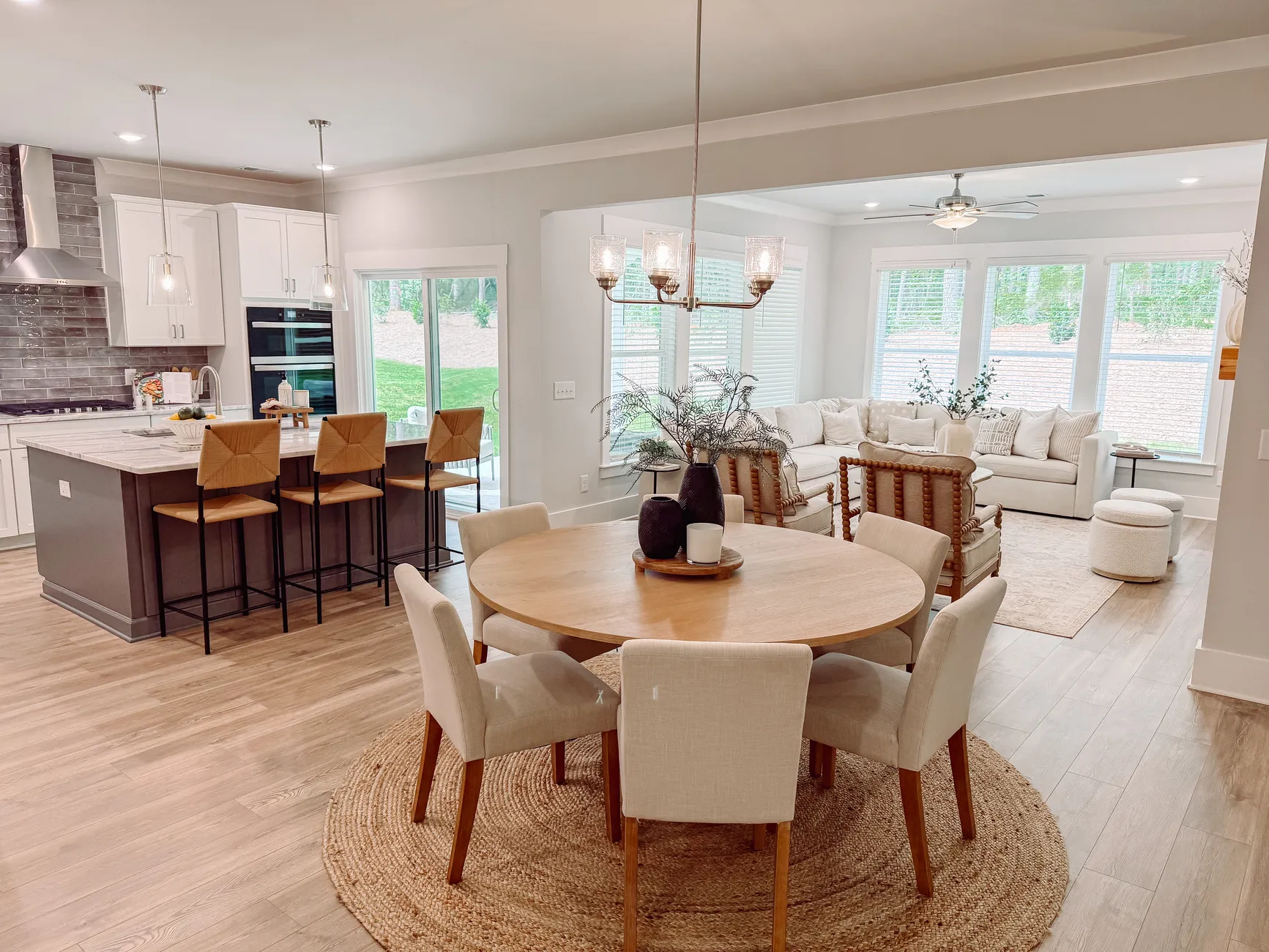 Listing photograph 45 of 250 Fairway Drive