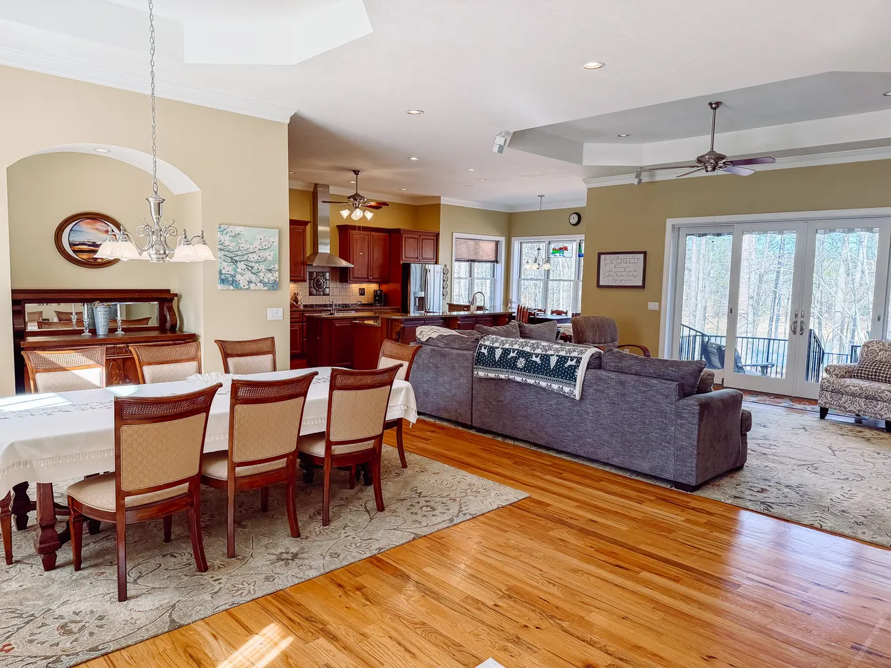 Agency listing photograph 4 of 148 Grandview Drive