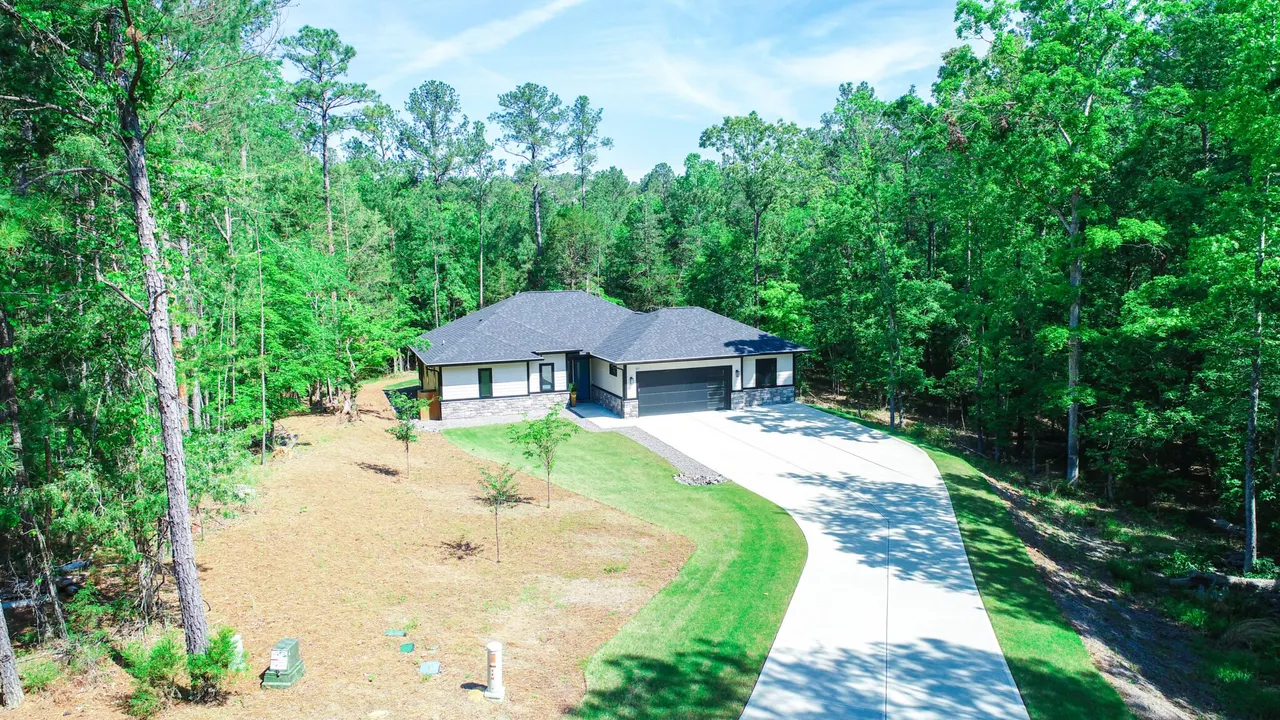 Agency listing photograph 2 of 217 Cove Point