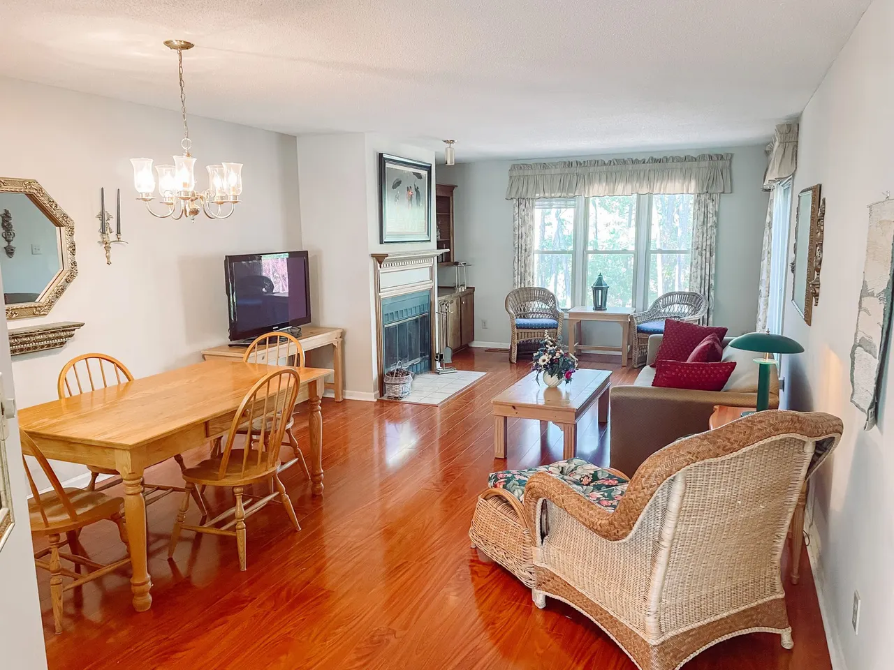 Agency listing photograph 3 of 317 Coastal Cove