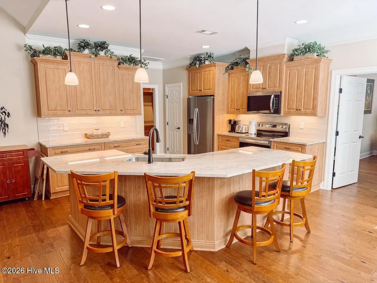 Listing photograph 6 of 104 Rivanna Lane