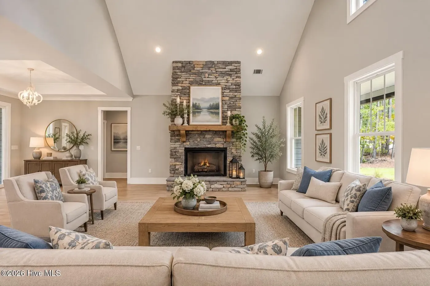 Interior photo of 122 Terrace Circle