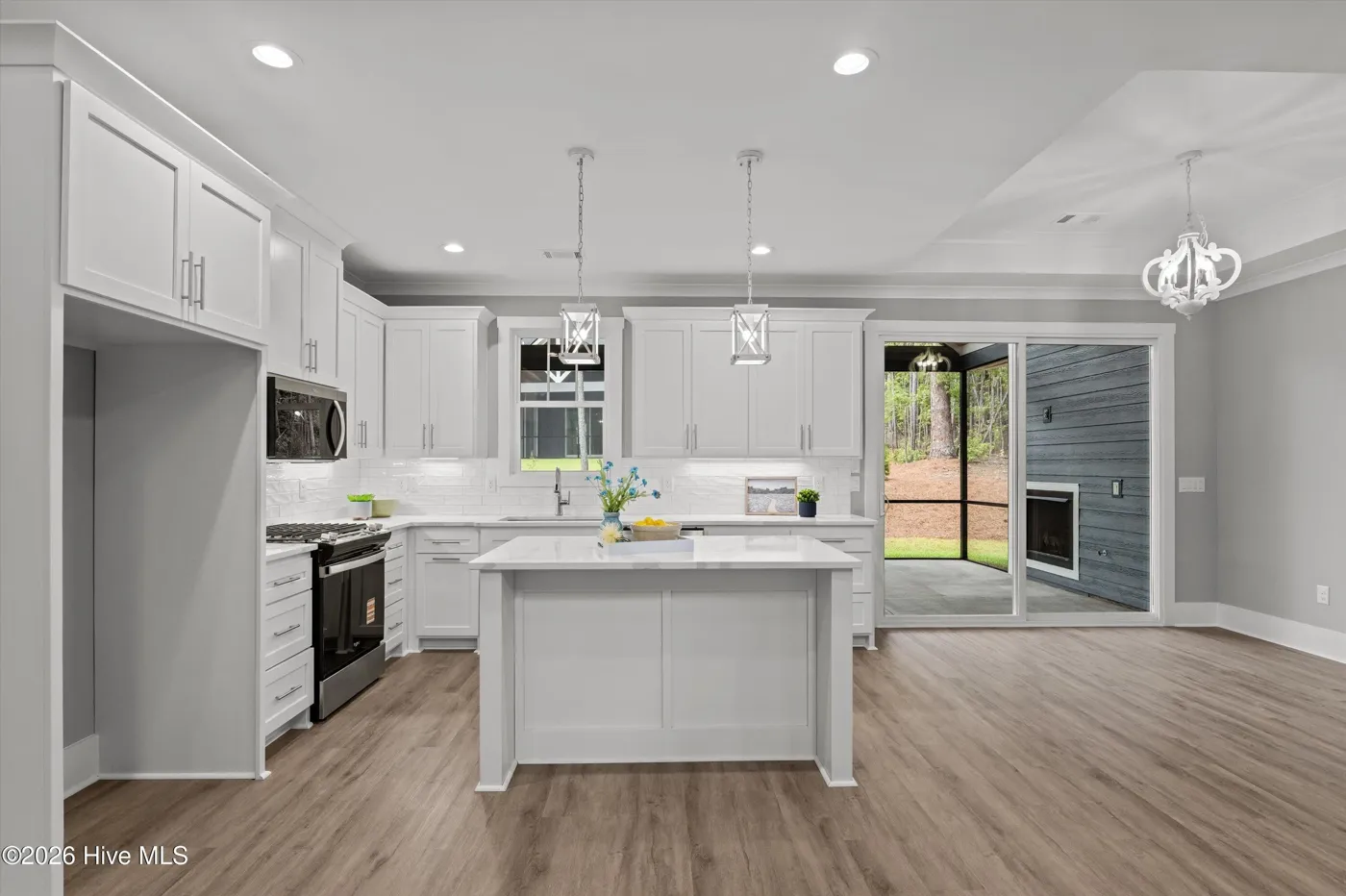 Interior photo of 122 Terrace Circle