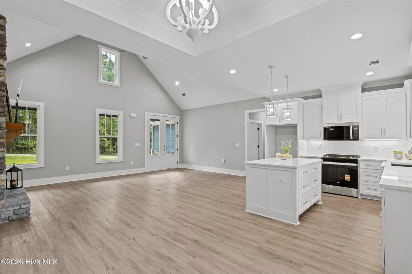 Listing photograph 7 of 122 Terrace Circle