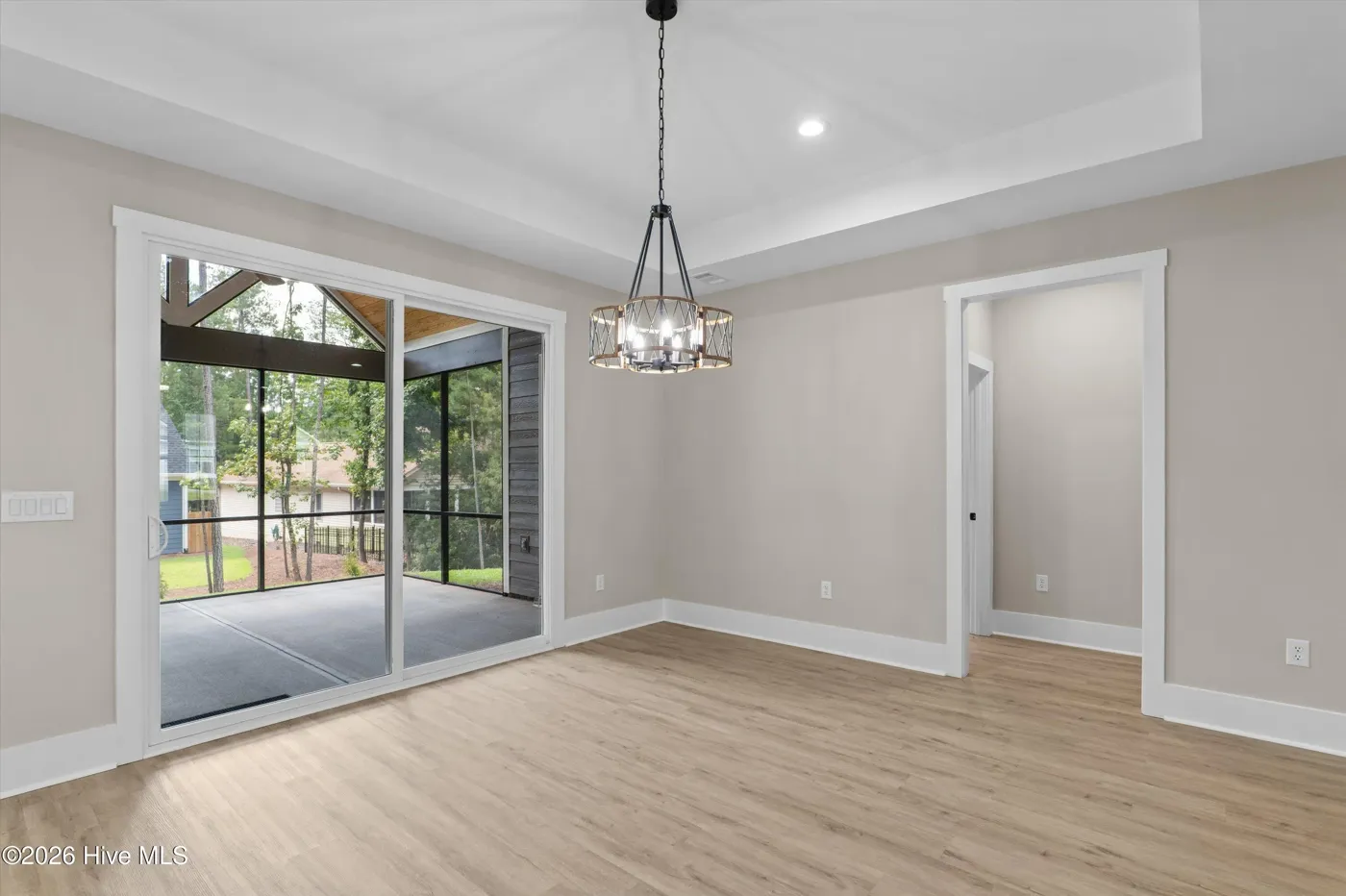 Listing photograph 7 of 306 Clipper Trace
