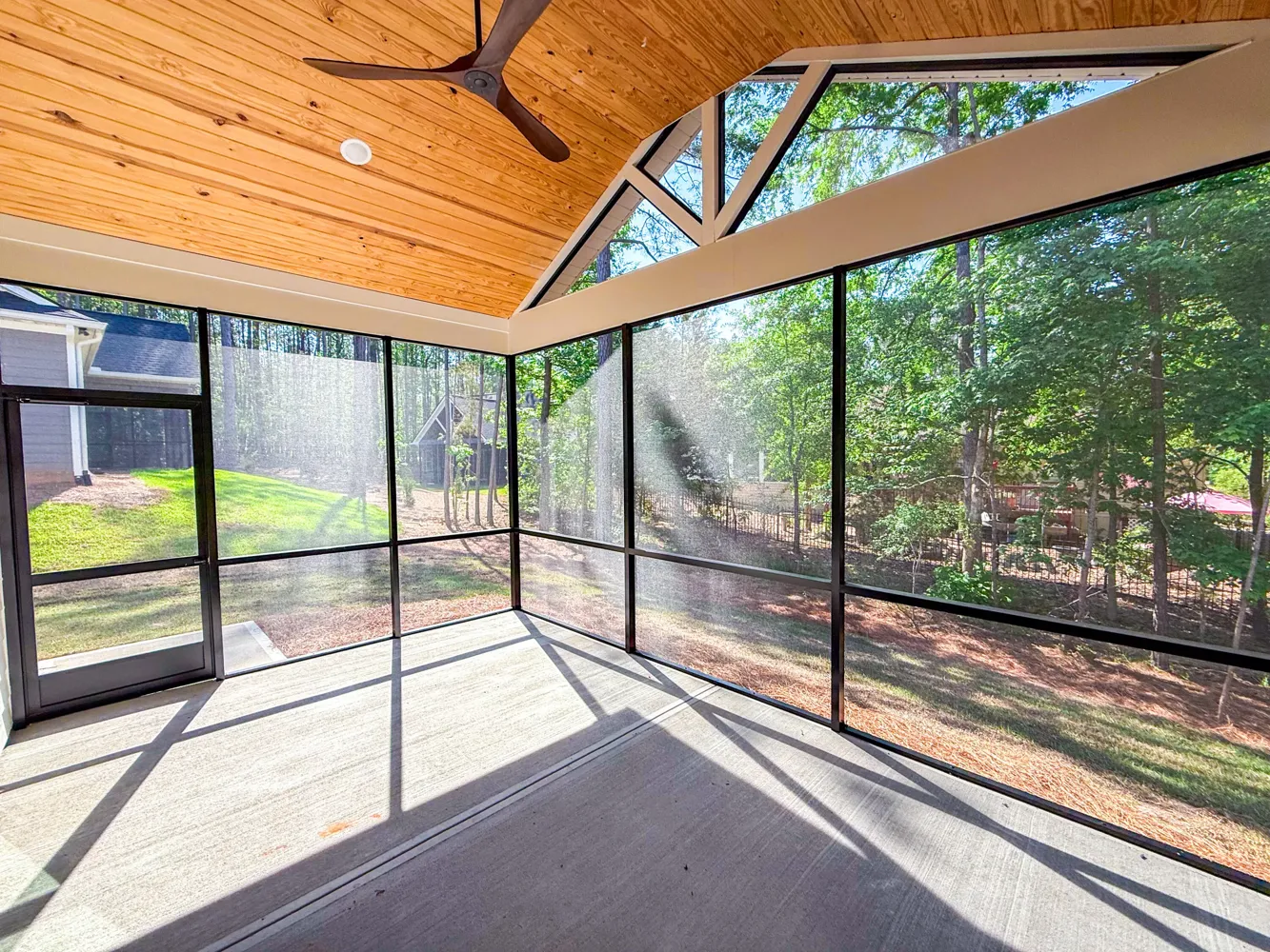 Listing photograph 8 of 308 Clipper Trace