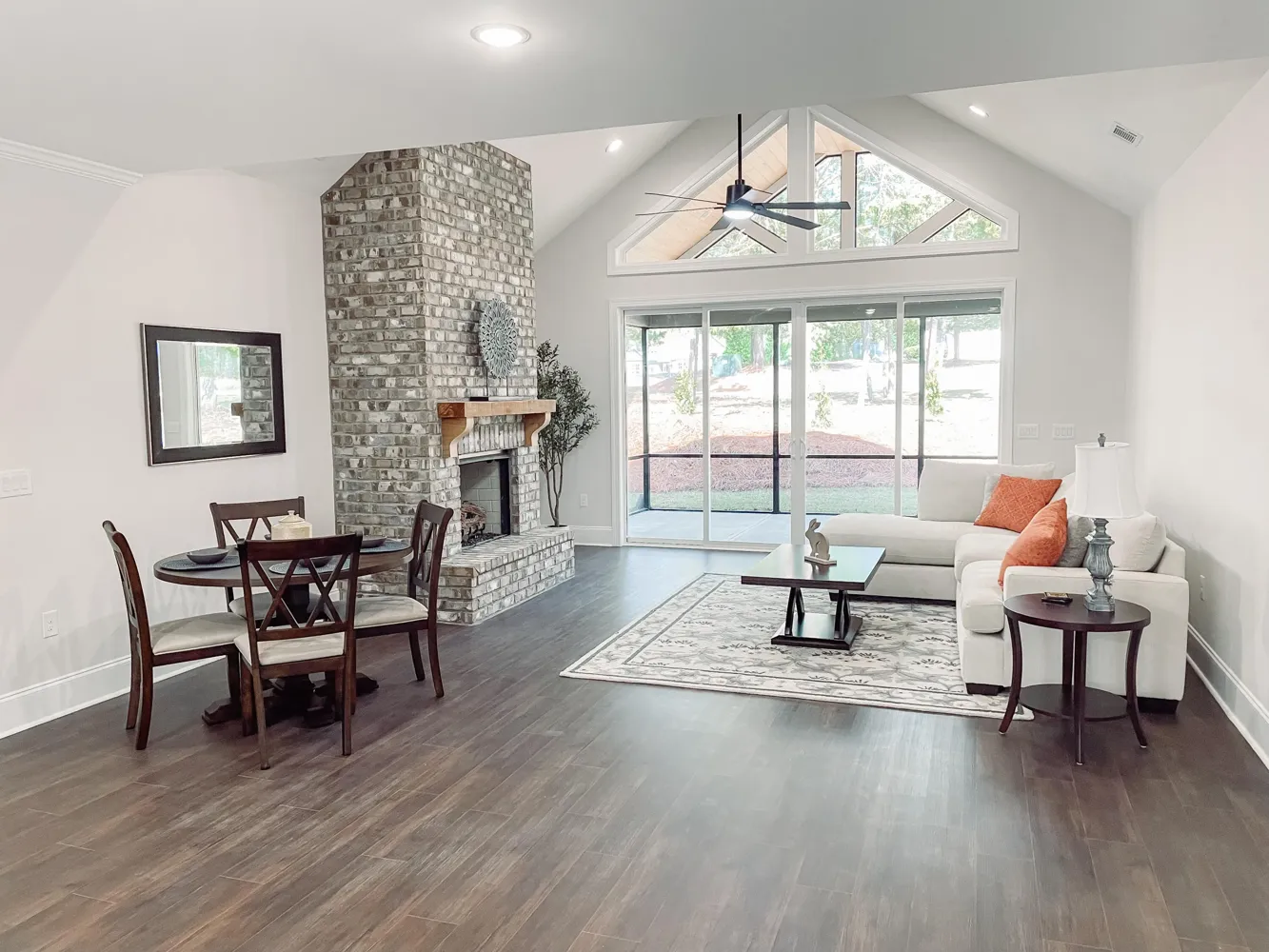 Interior photo of 309 Wellington Court