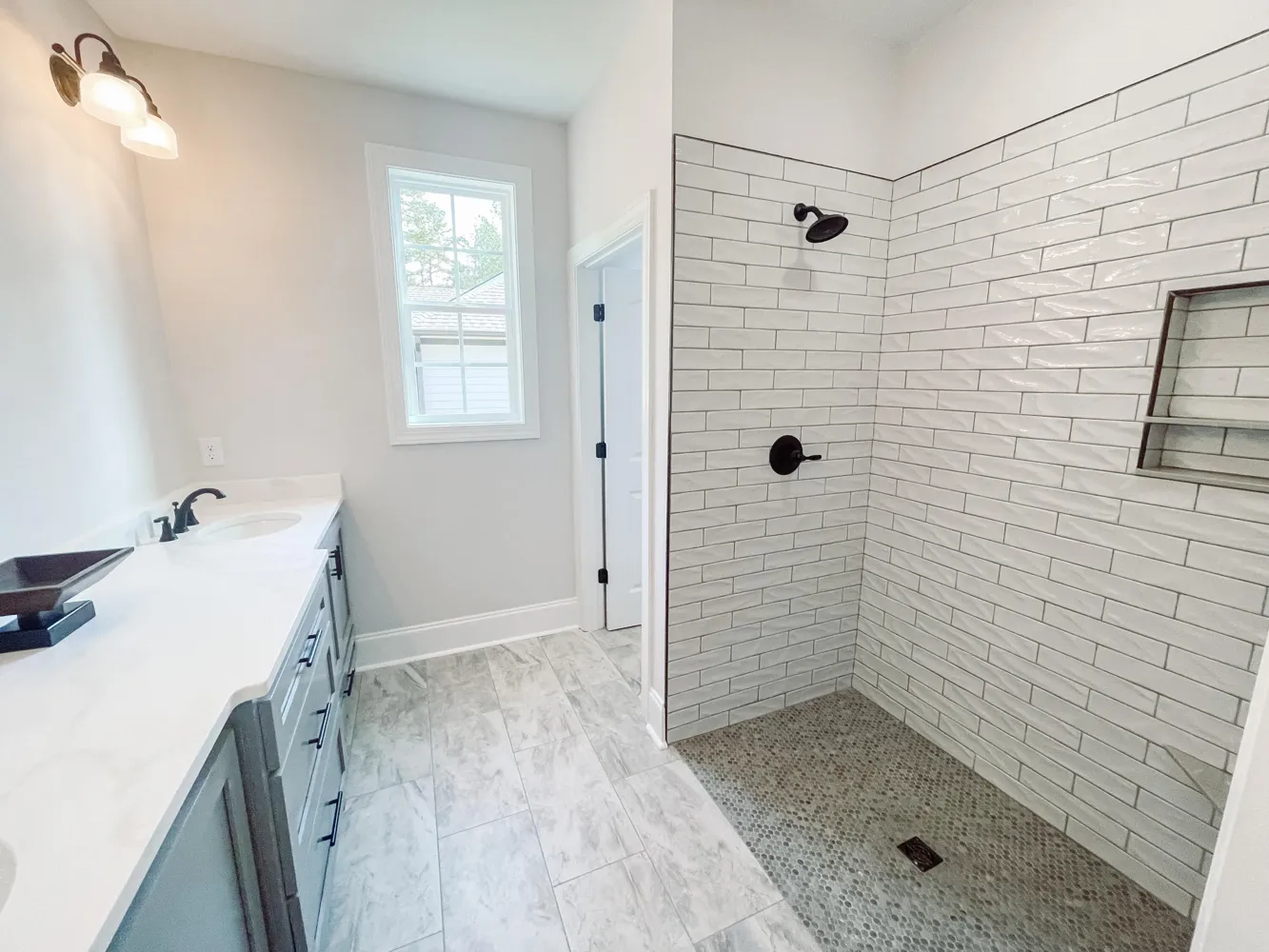 Listing photograph 6 of 309 Wellington Court