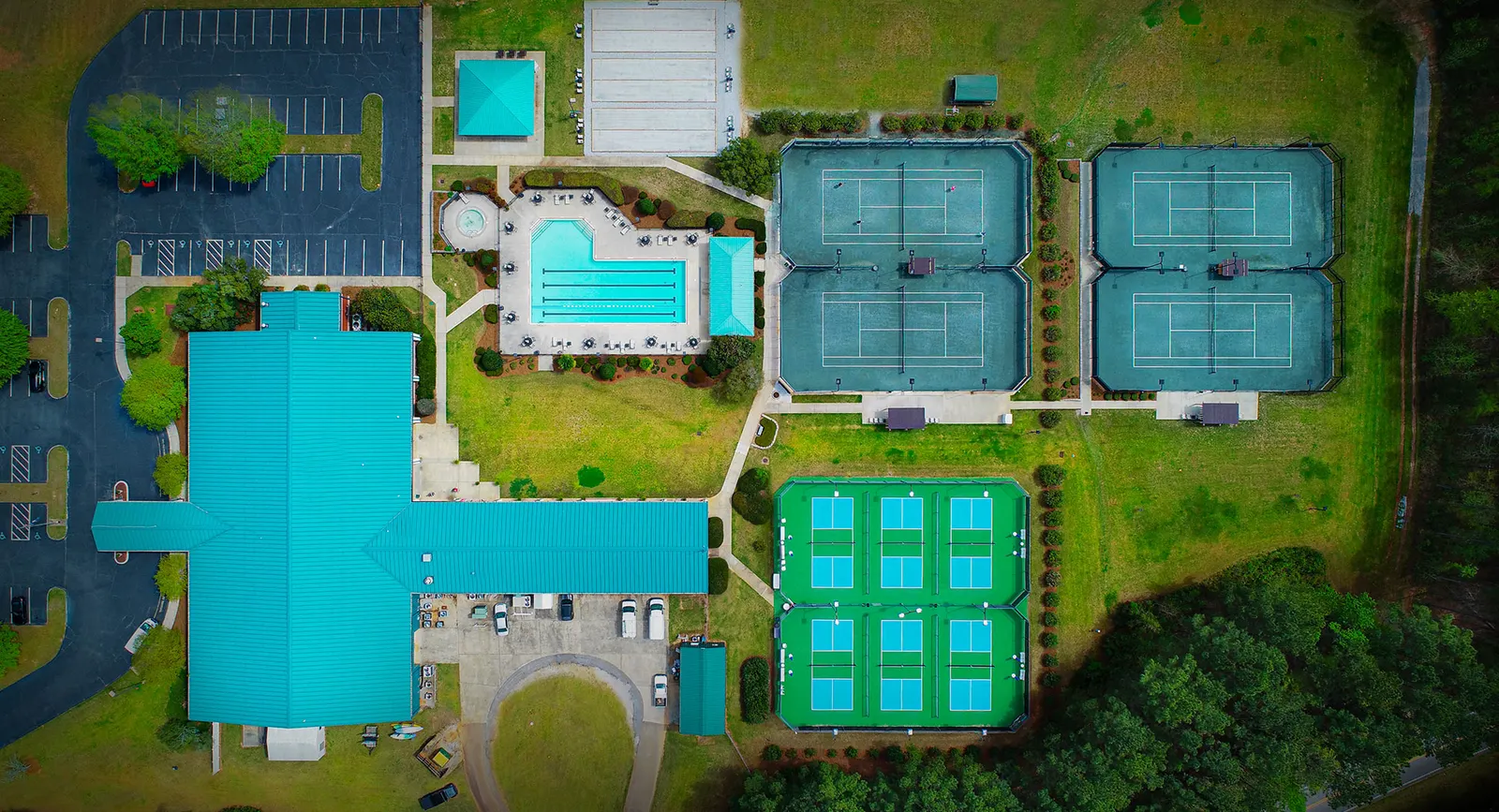 Actual aerial photograph of the Savannah Lakes Village POA recreation complex and its courts and pools