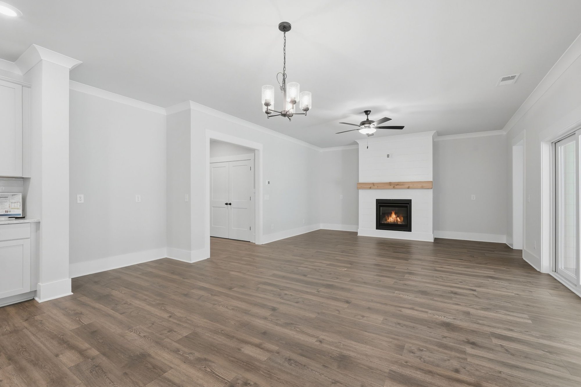 Listing photograph 20 of 248 Fairway Drive