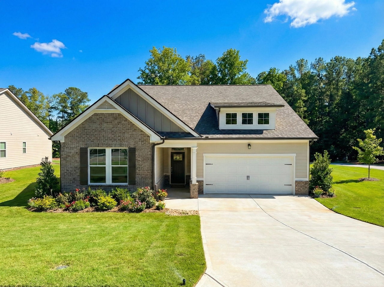 Listing photograph of 109 Davis Lane
