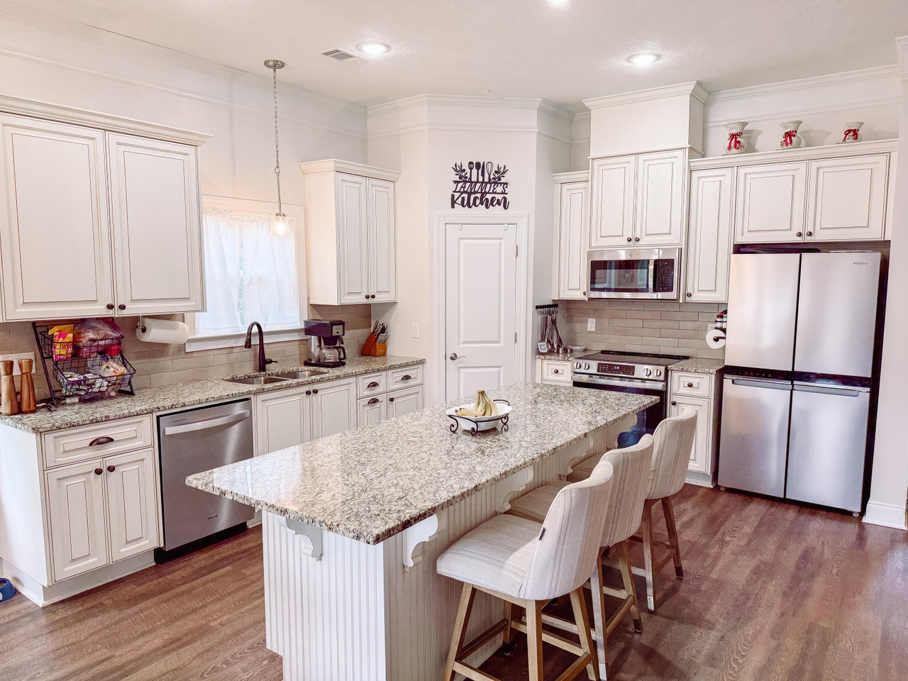 Listing photograph 7 of 119 Cypress Drive