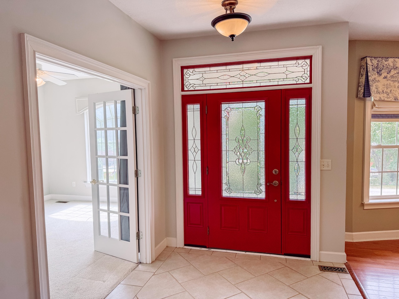 Listing photograph 4 of 174 Tara Drive