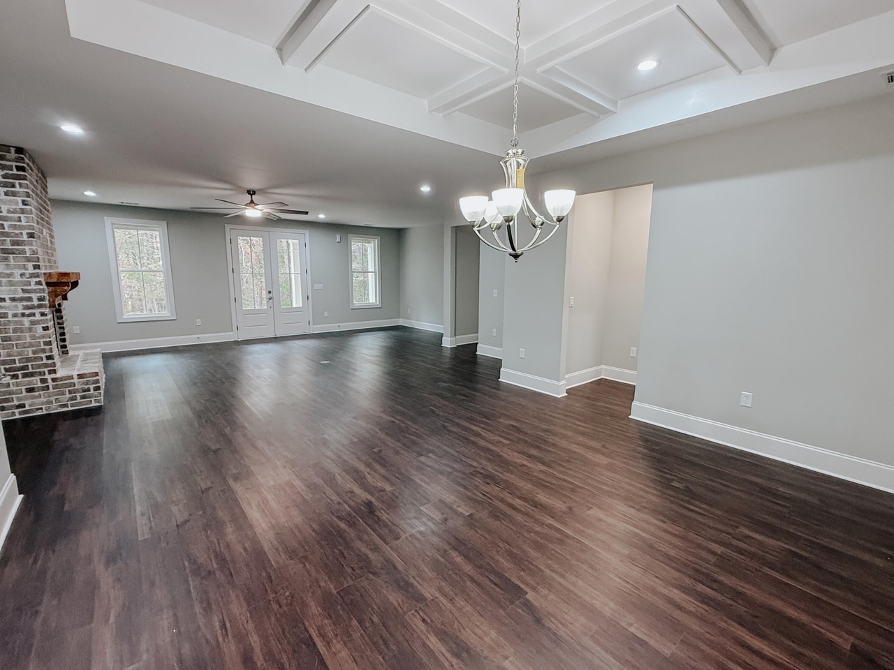 Listing photograph 9 of 216 Brassie Drive