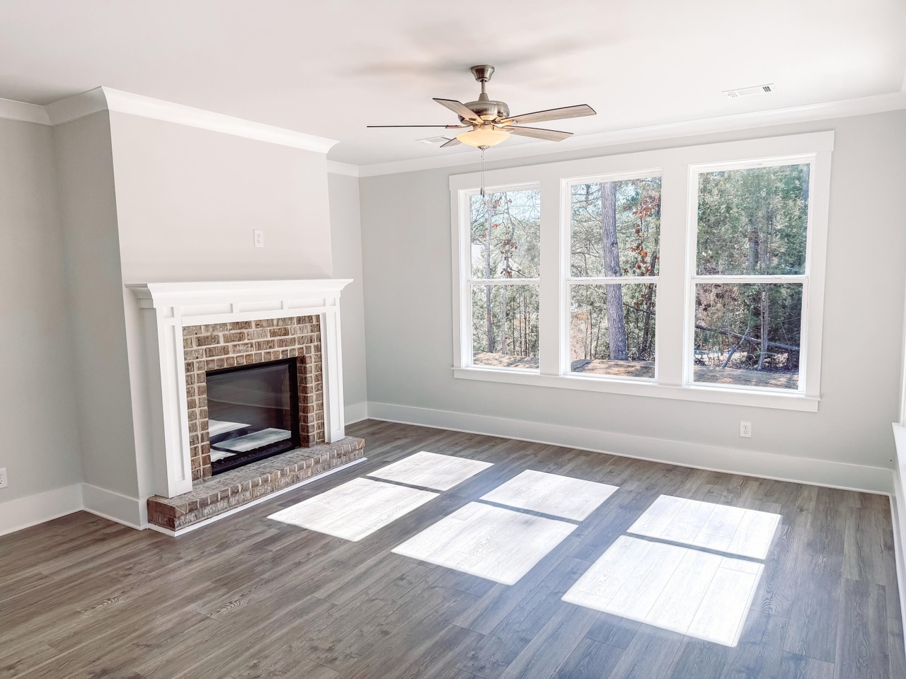 Listing photograph 10 of 123 Grandview Drive