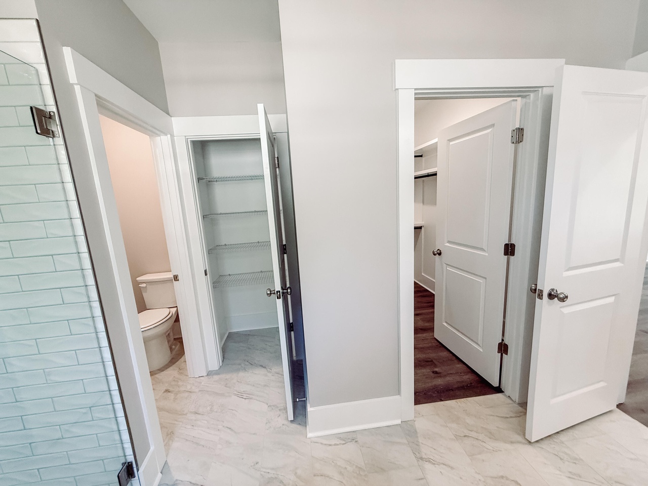 Listing photograph 6 of 308 Clipper Trace