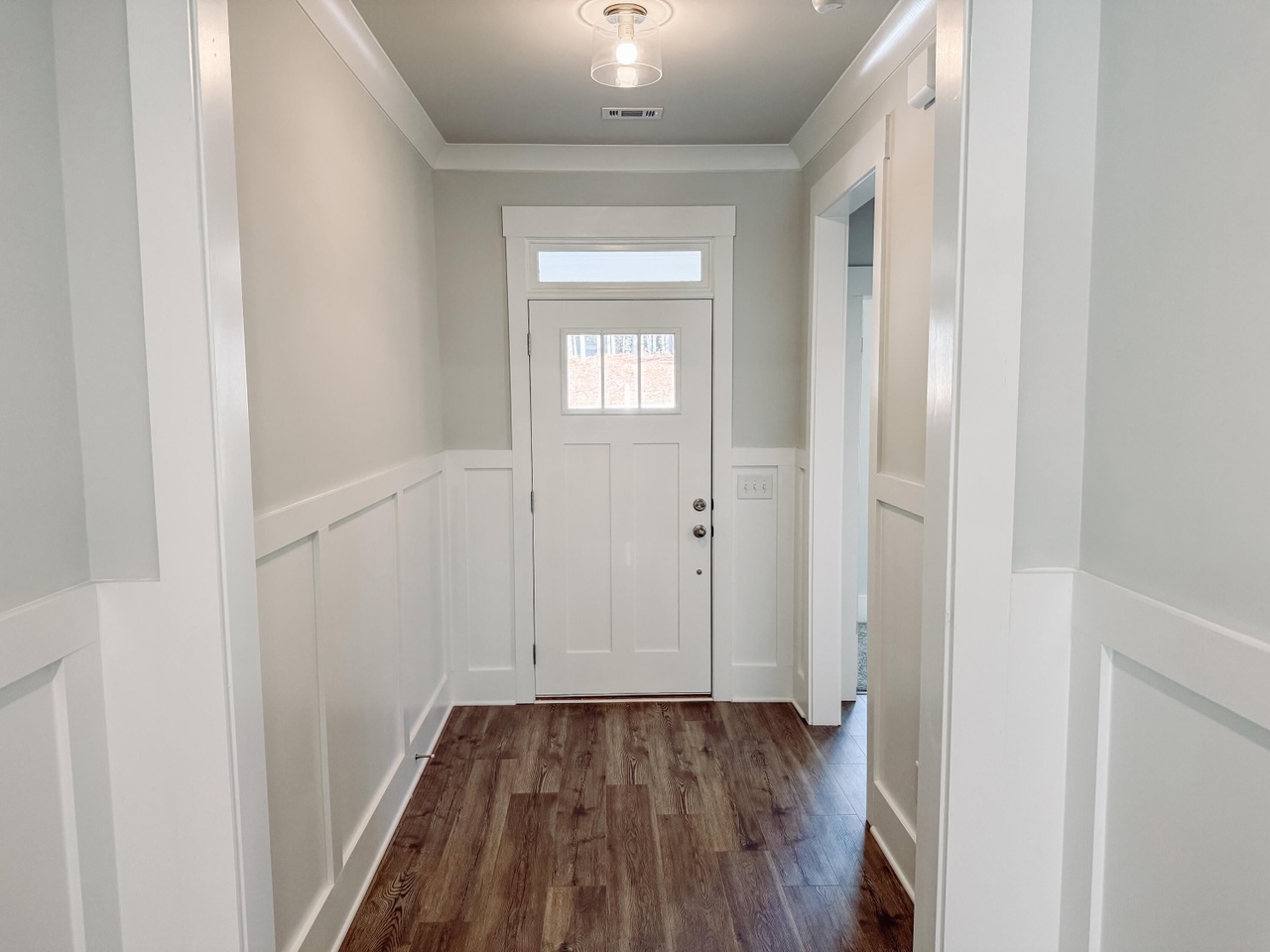 Listing photograph 4 of 109 Davis Lane