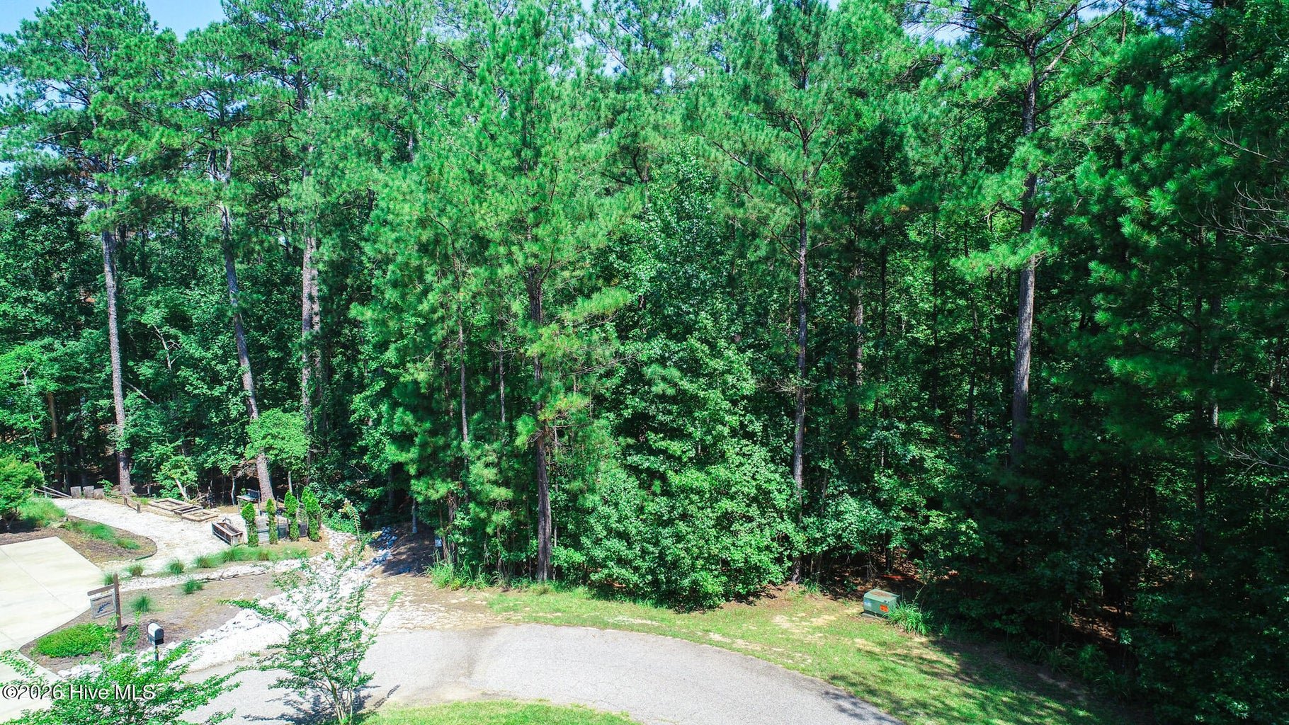 Listing photograph 3 of 11-12 Garfield Court