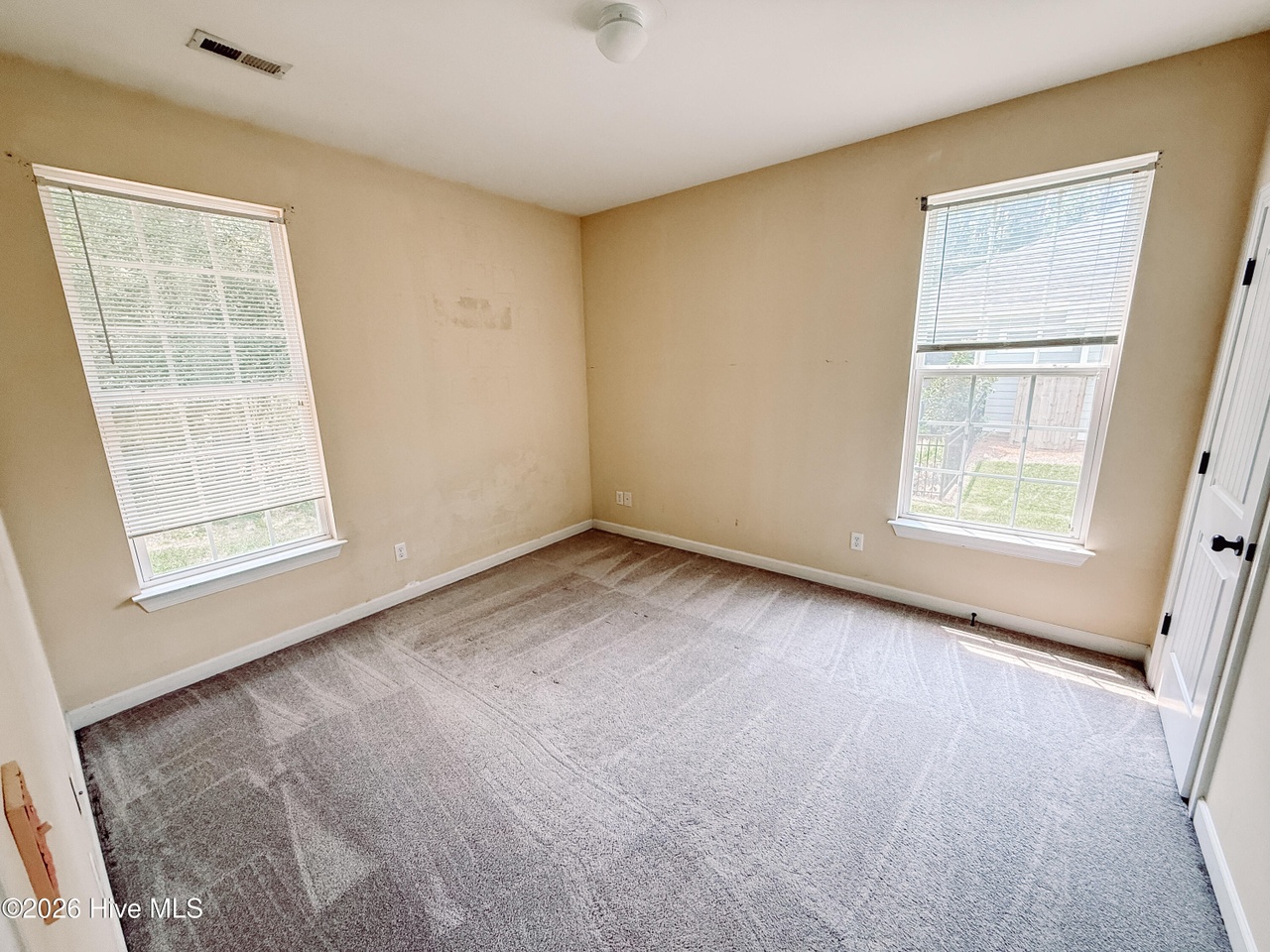 Listing photograph 13 of 165 Rhett Drive