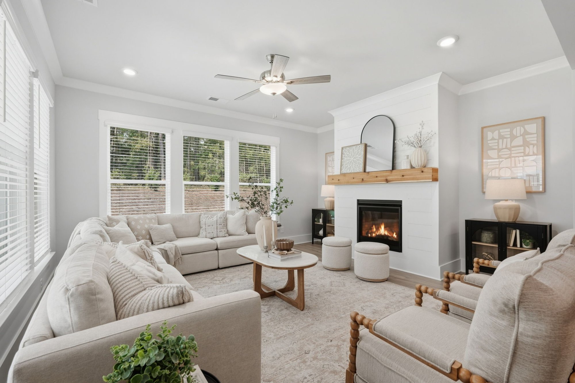 Listing photograph 14 of 250 Fairway Drive