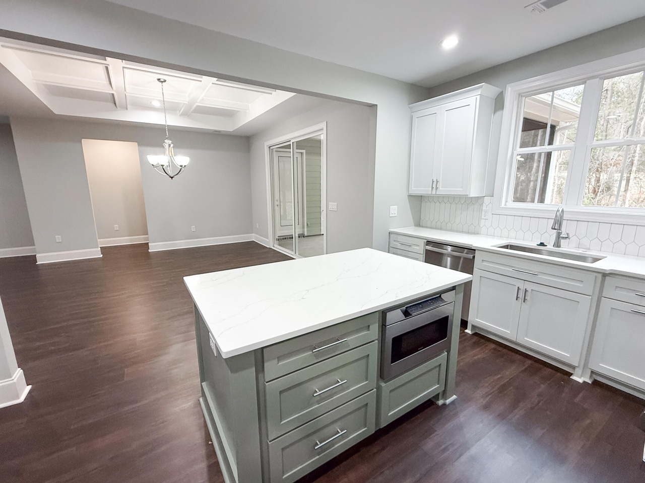 Listing photograph 10 of 216 Brassie Drive