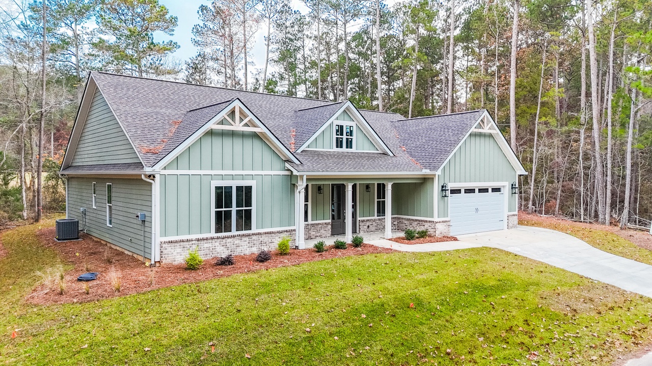 Listing photograph 3 of 216 Brassie Drive