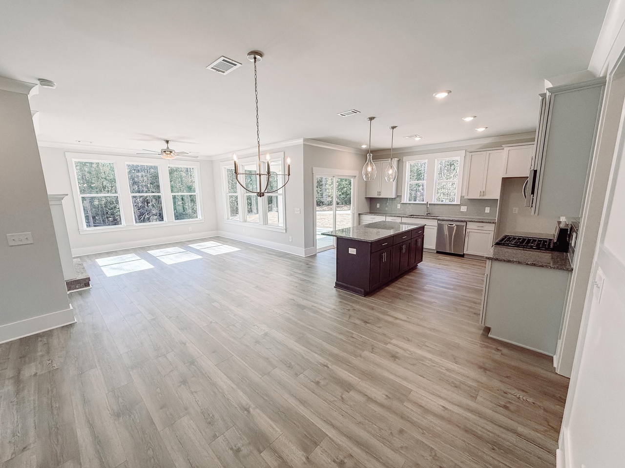 Listing photograph 6 of 123 Grandview Drive