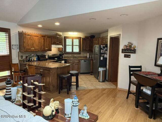 Listing photograph 14 of 128 Royal Pine Lane