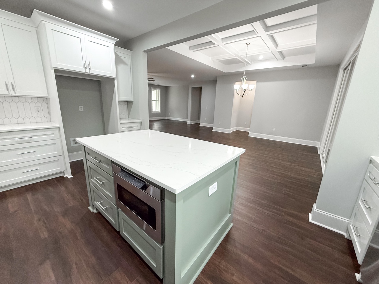 Listing photograph 11 of 216 Brassie Drive