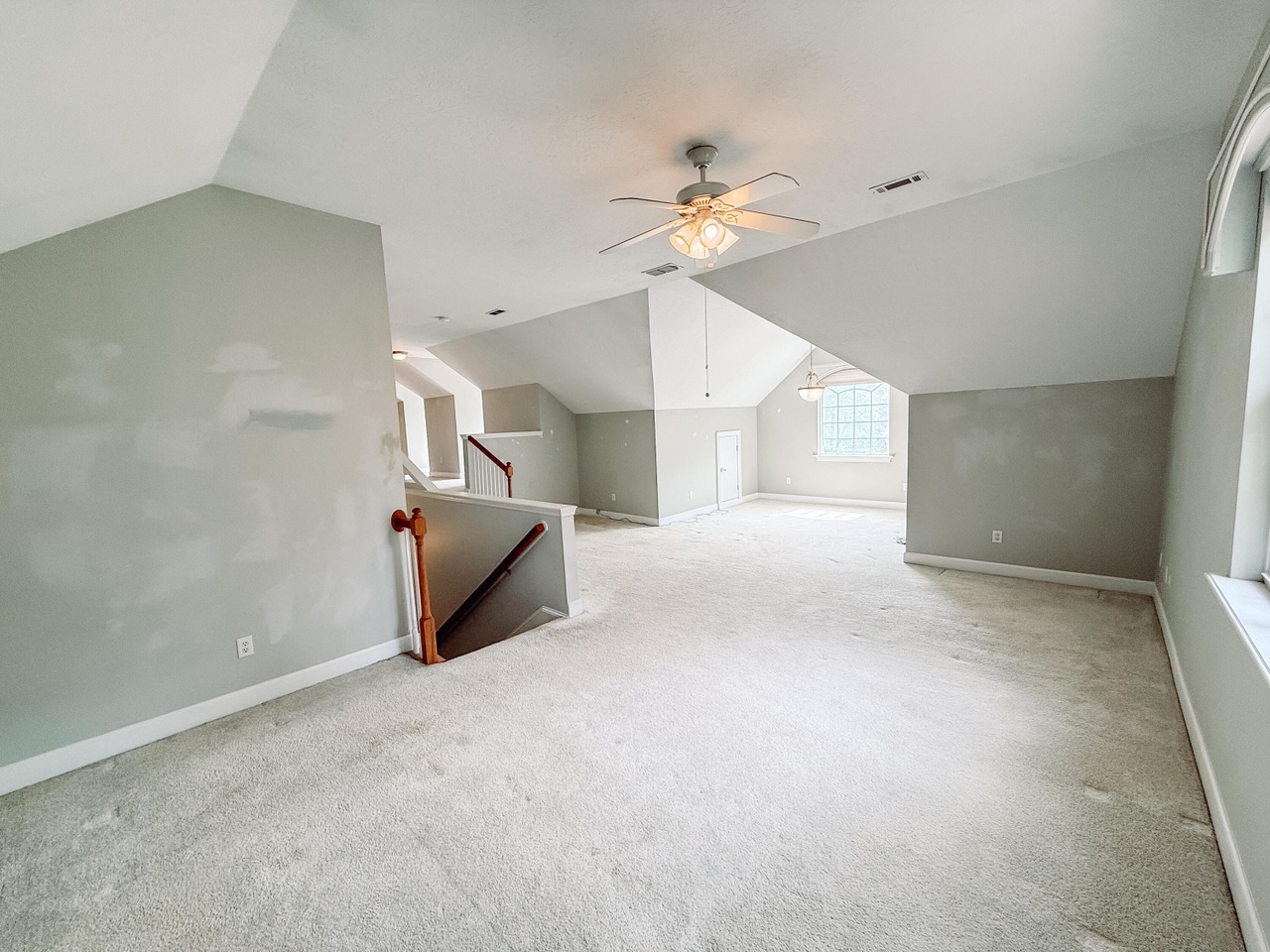 Listing photograph 22 of 174 Tara Drive