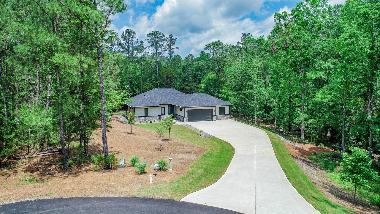 Listing photograph 3 of 217 Cove Point Lane