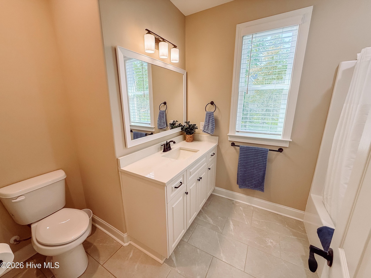 Listing photograph 15 of 104 Rivanna Lane