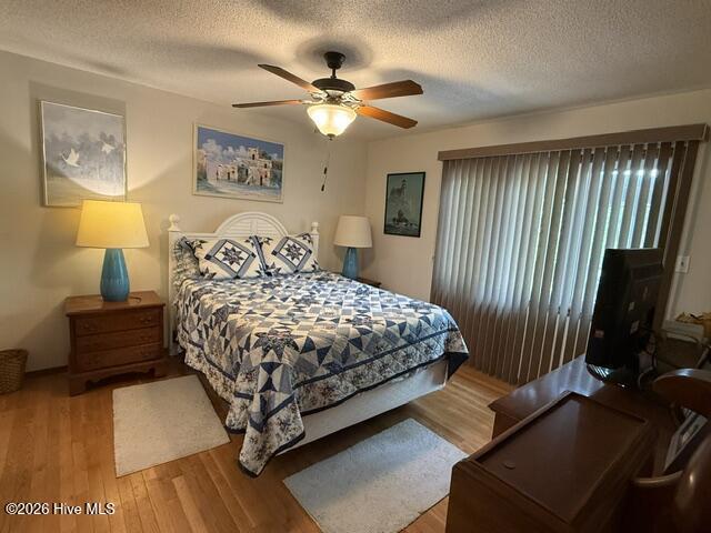 Listing photograph 19 of 128 Royal Pine Lane