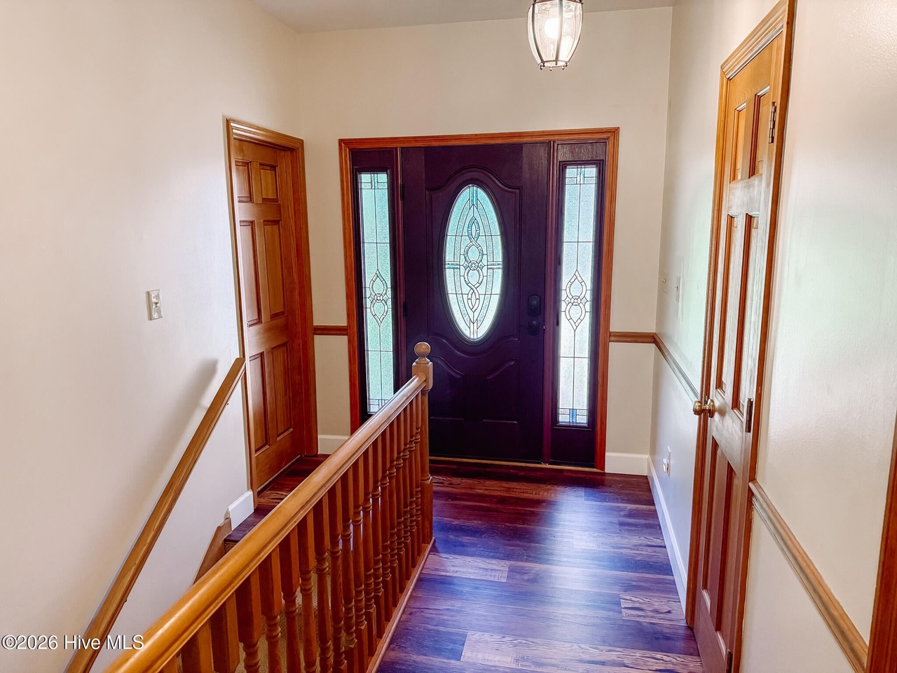Listing photograph 4 of 310 Divot Court