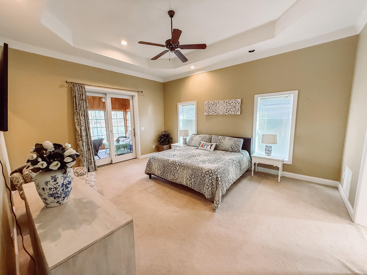 Listing photograph 11 of 148 Grandview Drive