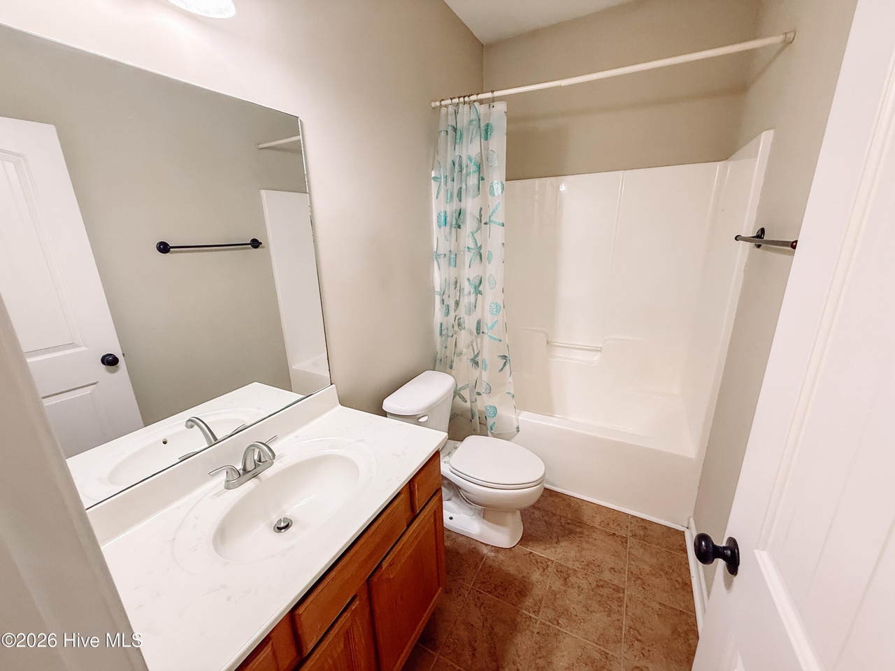 Listing photograph 14 of 165 Rhett Drive