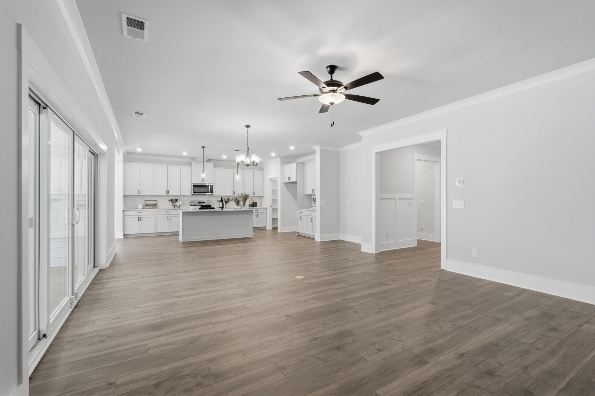 Listing photograph 14 of 248 Fairway Drive