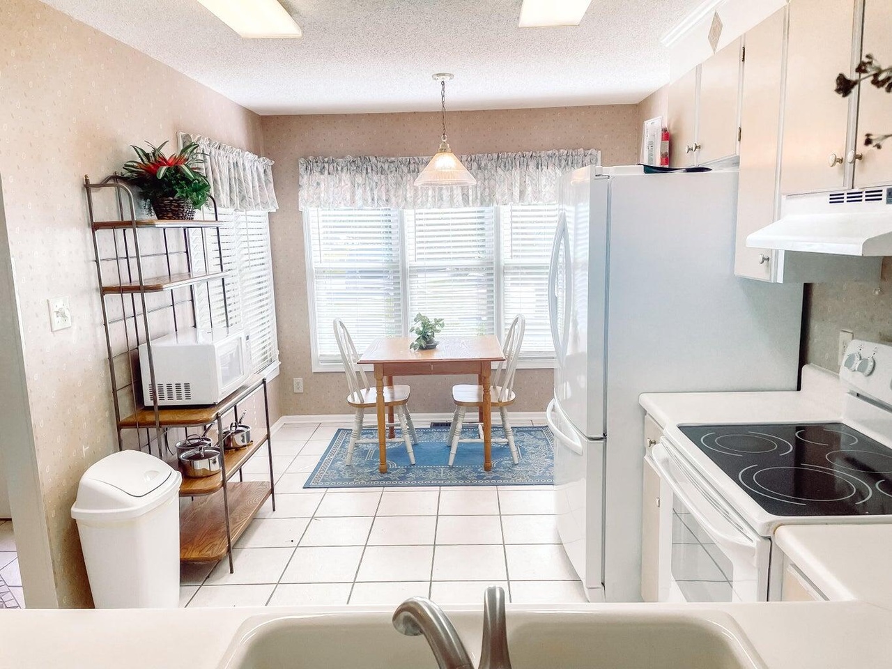 Listing photograph 6 of 317 Coastal Cove