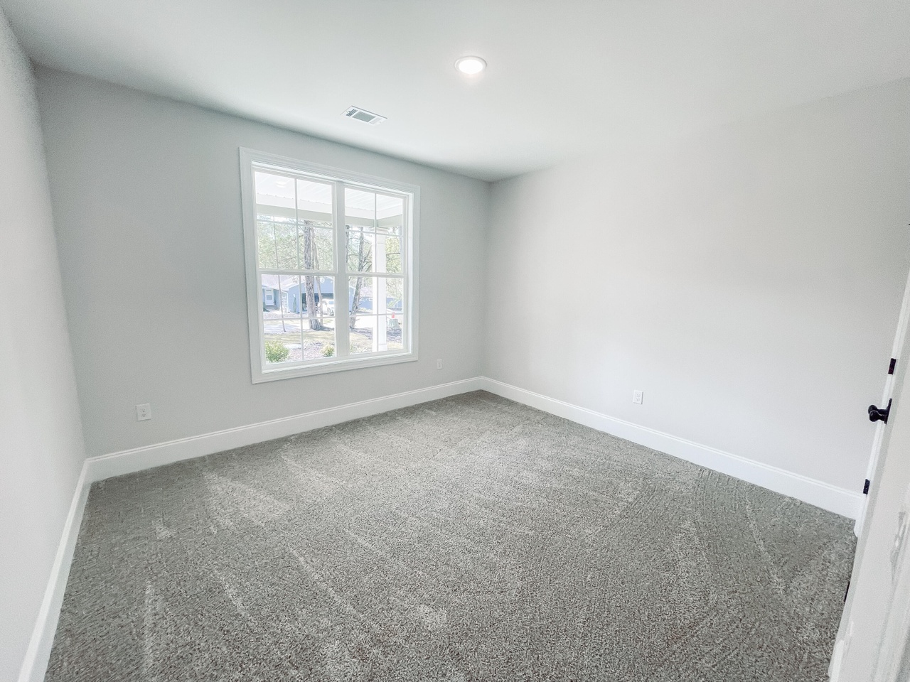 Listing photograph 14 of 309 Wellington Court