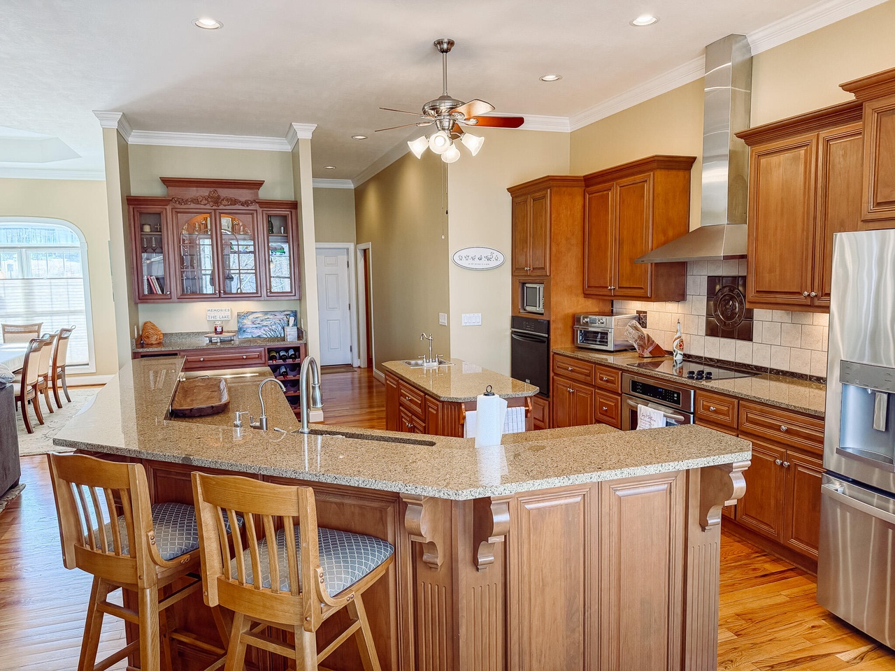 Listing photograph 16 of 148 Grandview Drive