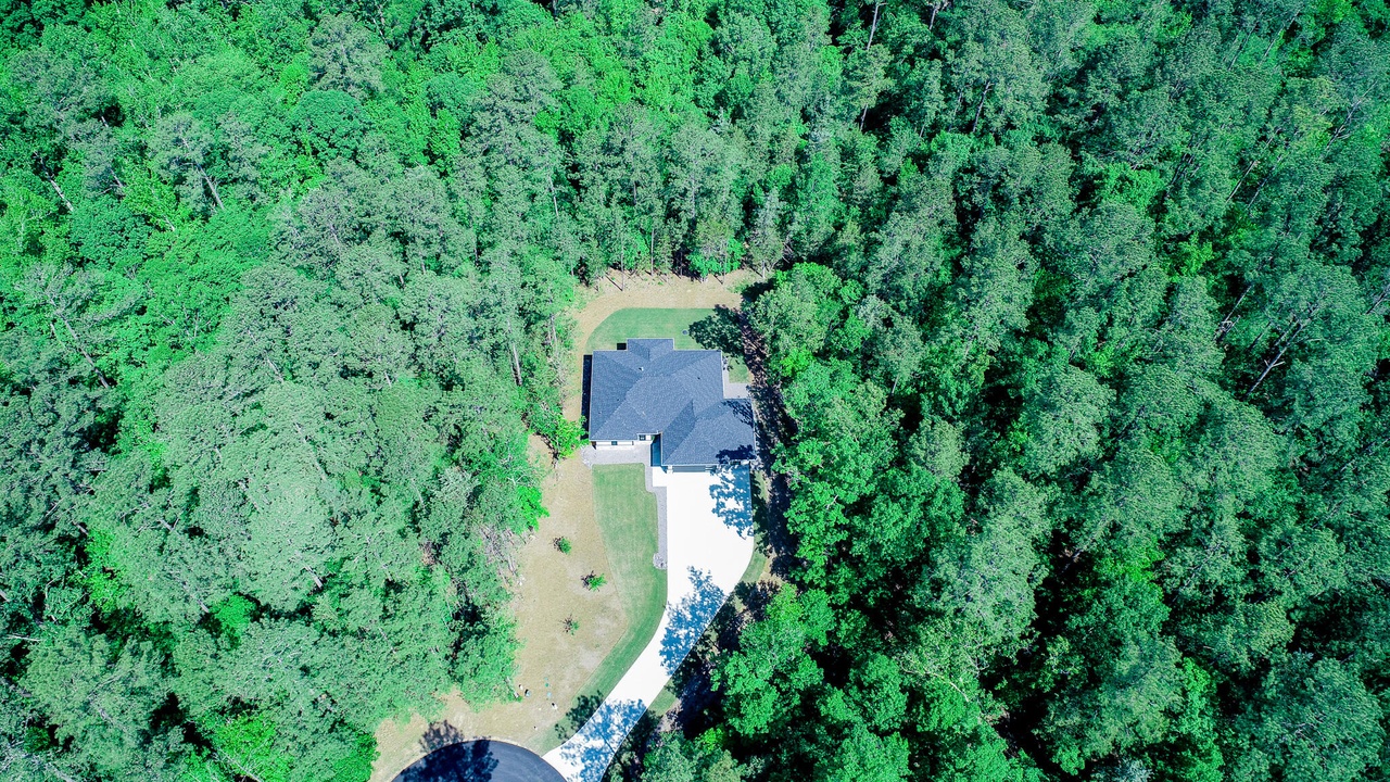 Listing photograph 7 of 217 Cove Point Lane