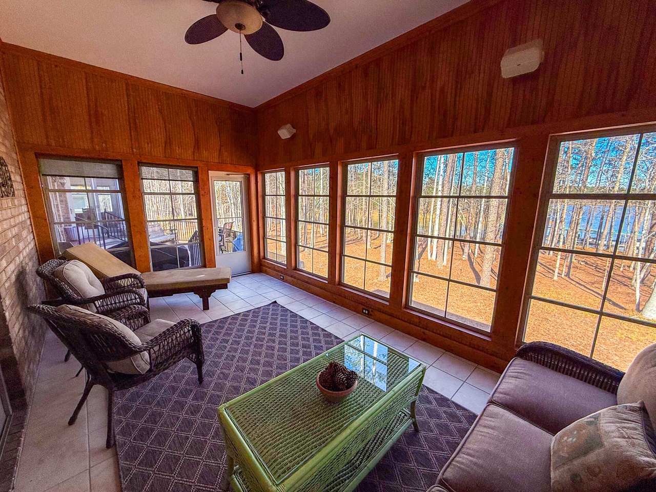 Listing photograph 20 of 148 Grandview Drive