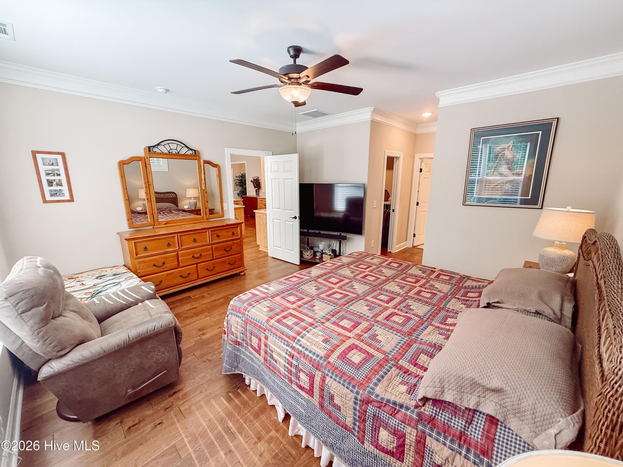 Listing photograph 23 of 104 Rivanna Lane