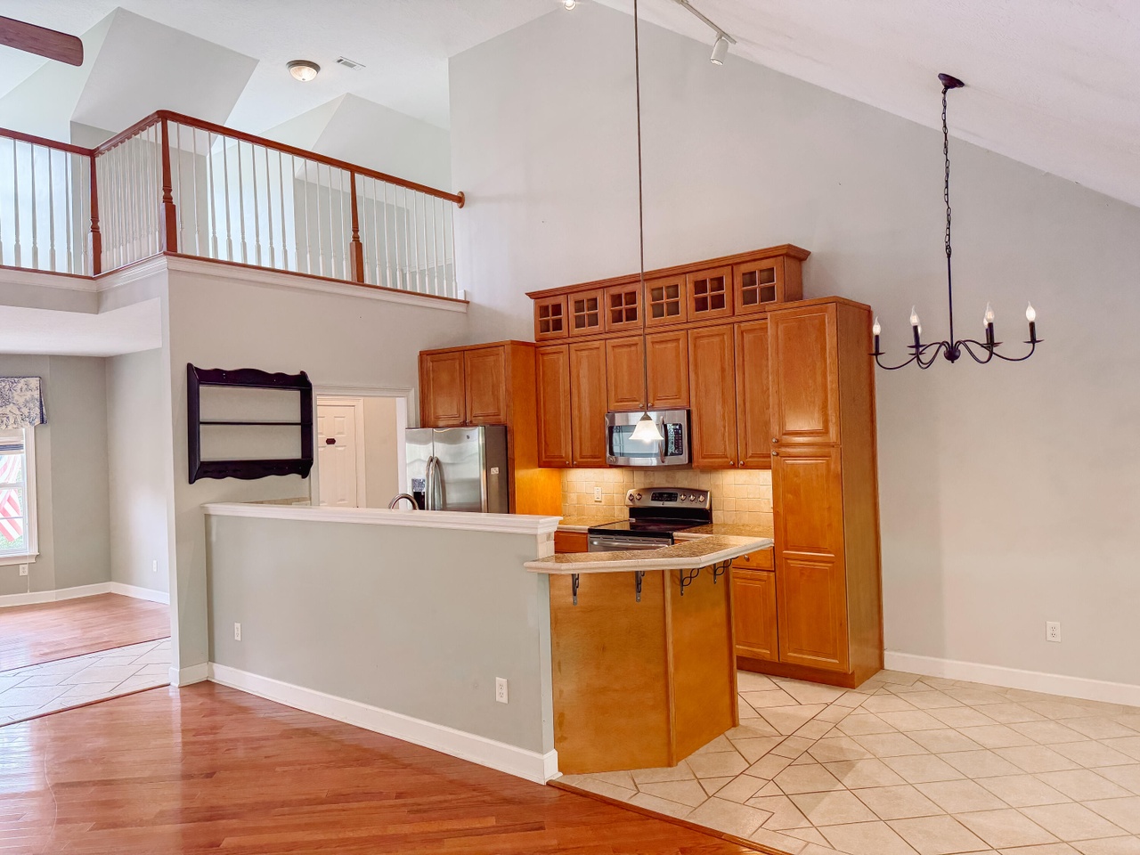 Listing photograph 9 of 174 Tara Drive