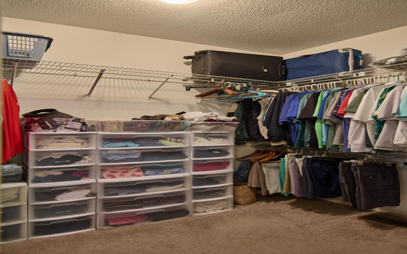 Walk-in Closet