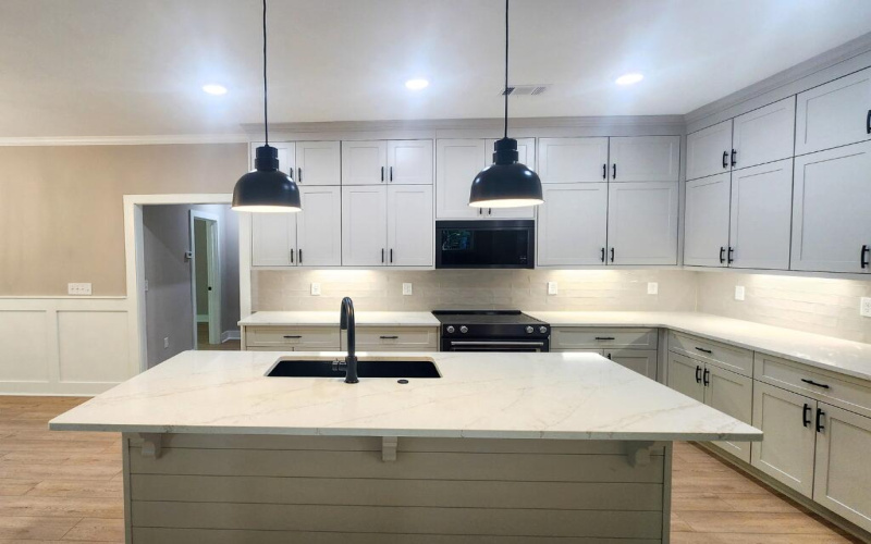 612 Heritage Cove Kitchen Island