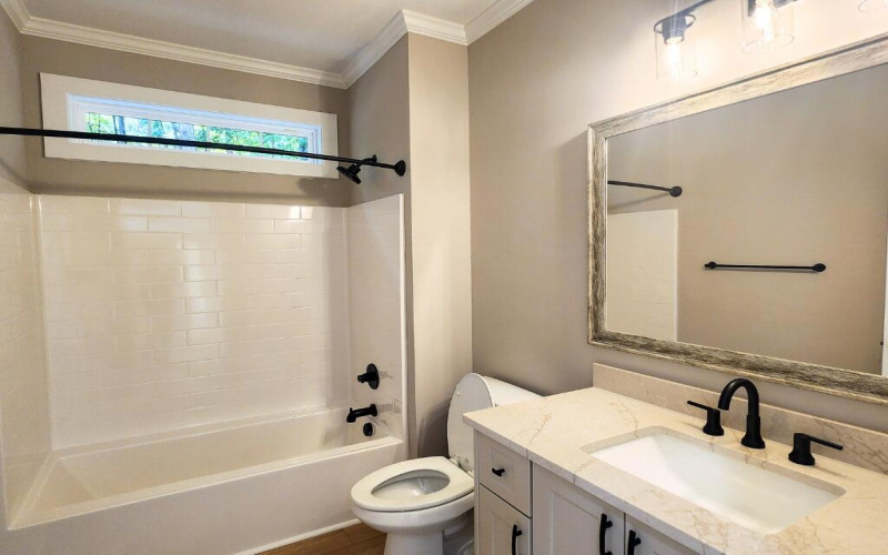 612 Heritage Cove Guest Bathroom 2