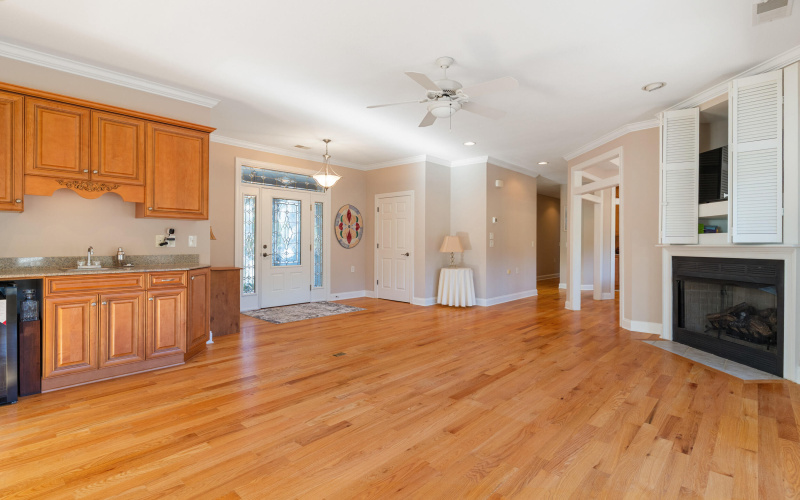 15_10.21.25 311 katie ln6