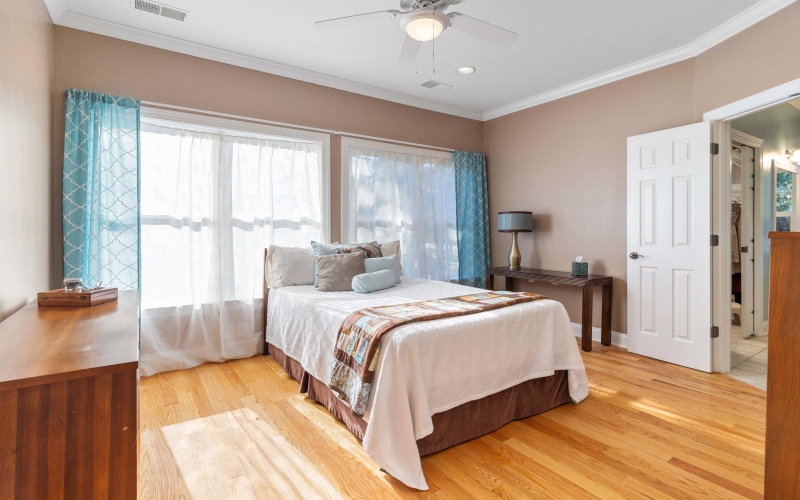 26_10.21.25 311 katie ln16