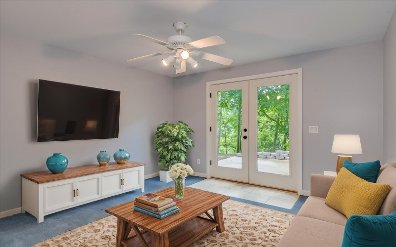 41-Living - Living Room - Standard - 7